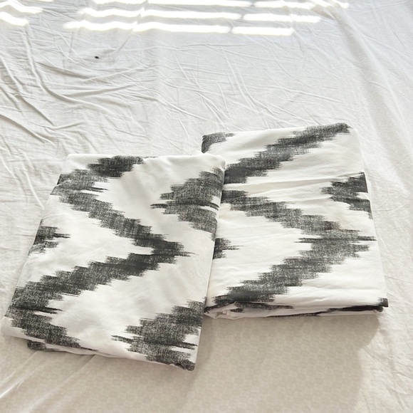 Two Twins Duvet Chevron-motif bedding from Dwell, West Elm - Picture 14 of 15
